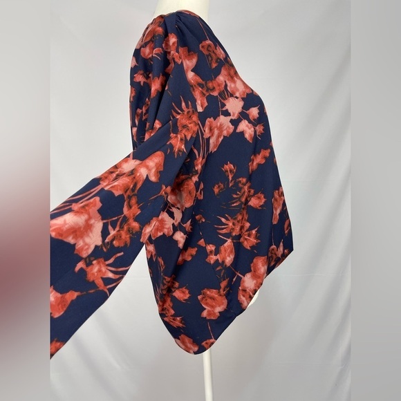 Vince Camuto Navy blue Floral faux wrap V-neck blouse women’s size M - Picture 8 of 13